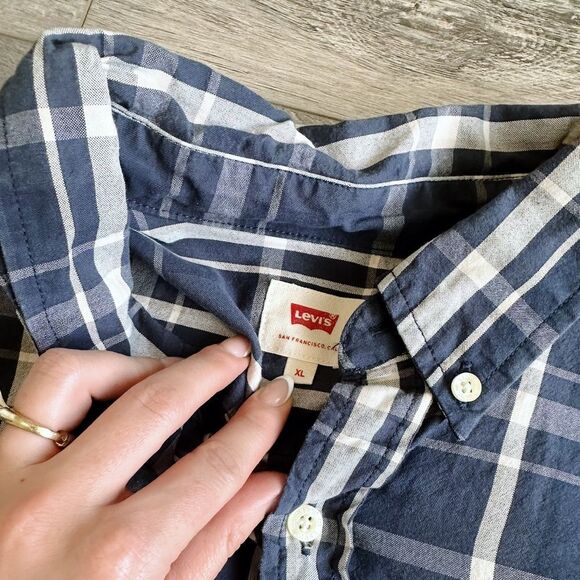 Levi's Navy and White Plaid Shirt - Picture 2 of 3